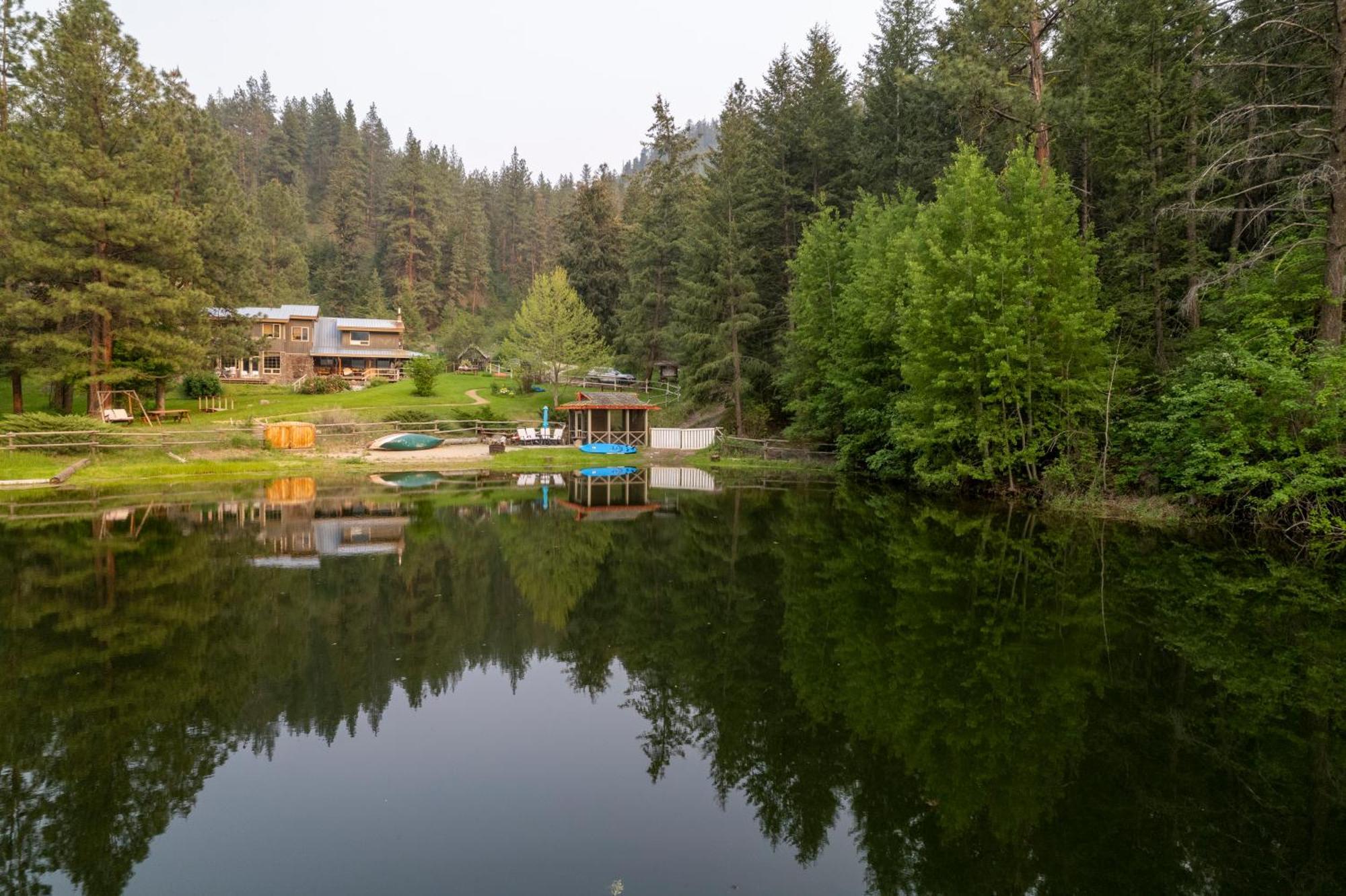 Bed & Breakfast Mountain Springs Nature Retreat Kaleden